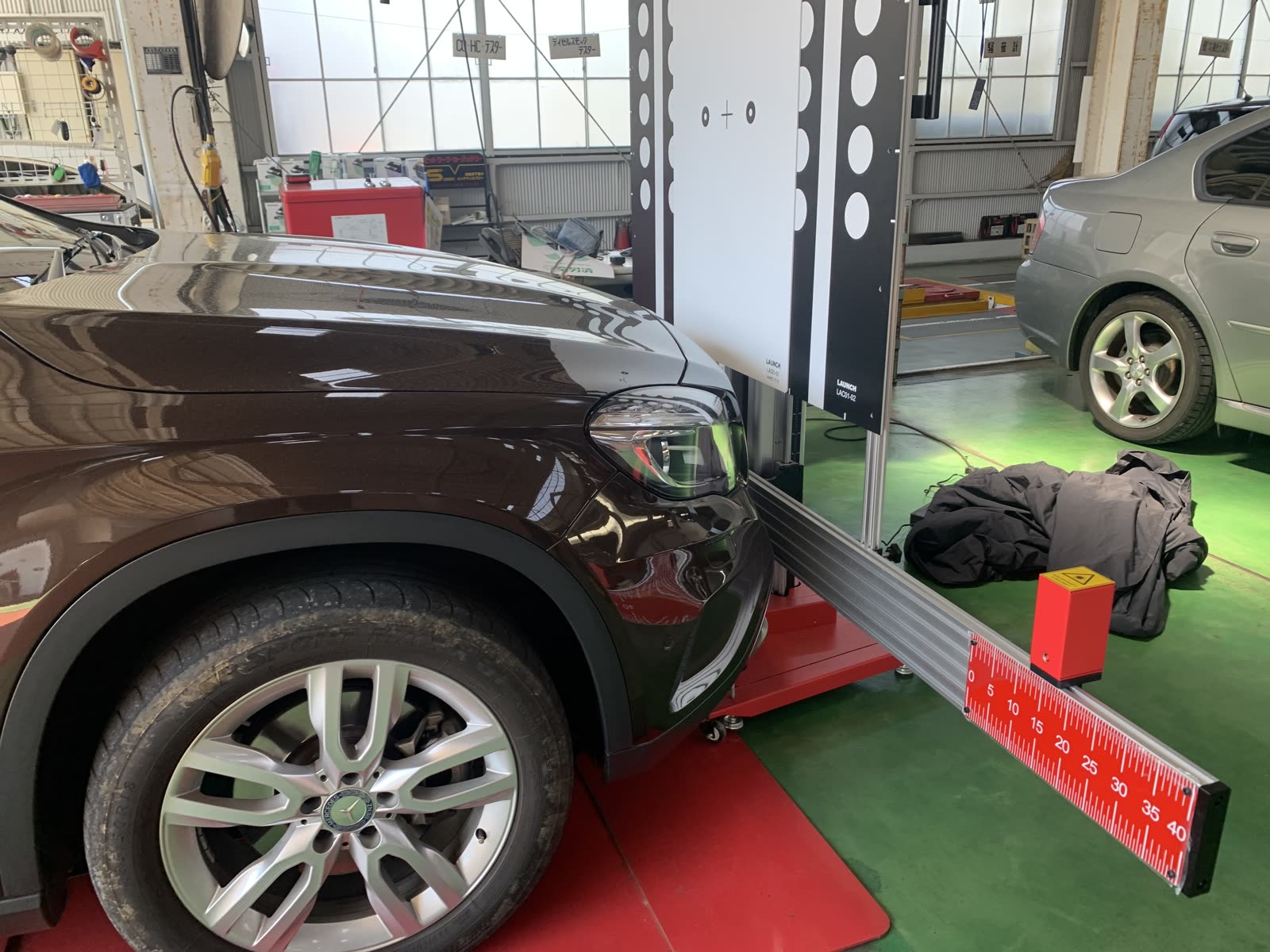 輸入車（メルセデス）のエーミング作業・校正ターゲット設置